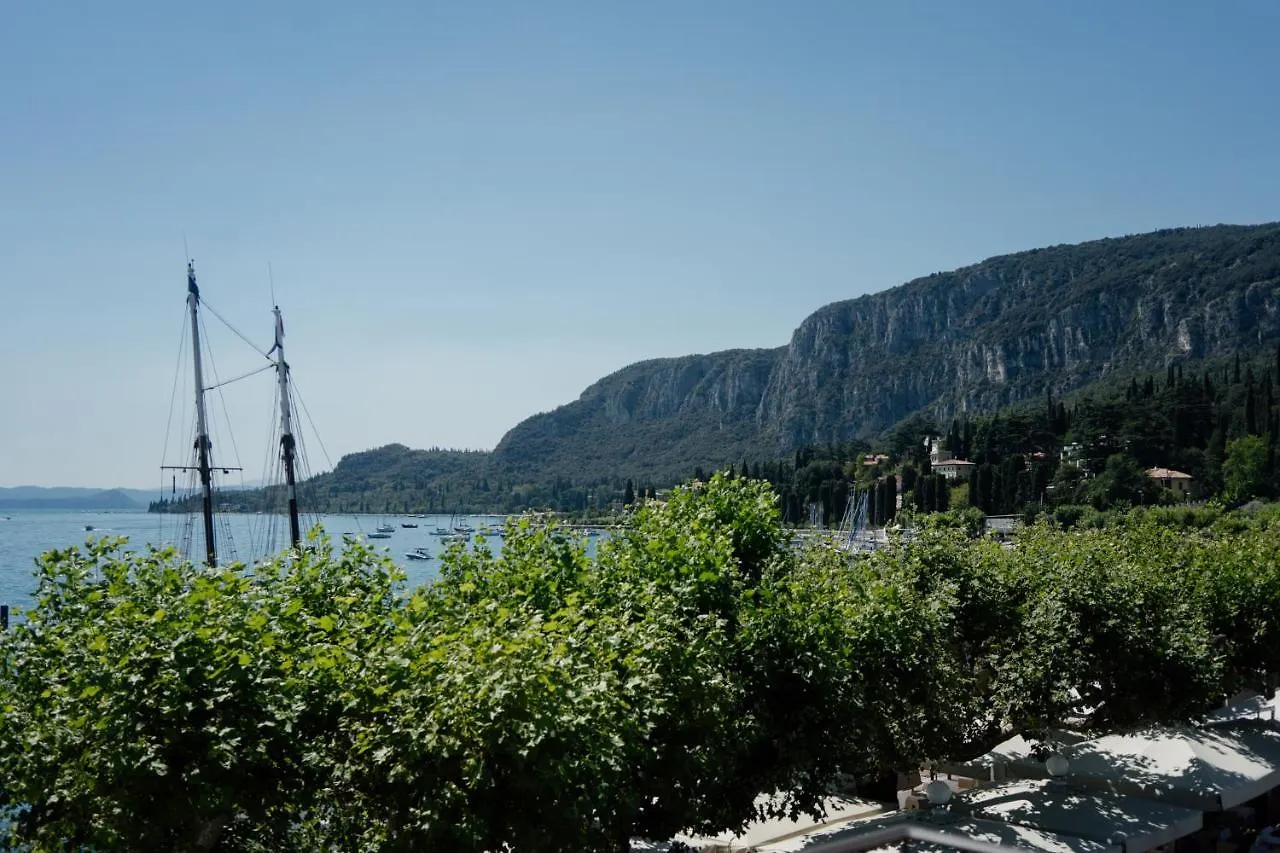 Welcome Traveller La Casa Degli Acquerelli Garda  Italy