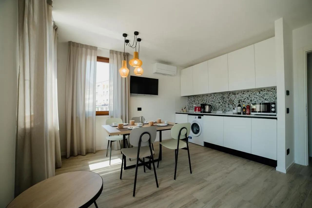 Appartamento La Casa Degli Acquerelli Garda  Italia